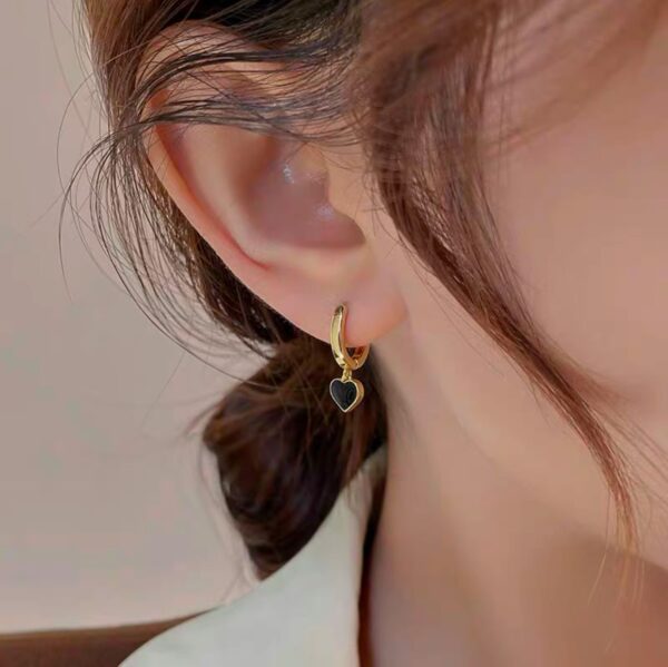 French gold earrings small elegant black