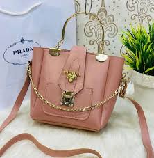 Elegant pink faux leather shoulder bag with gold chain detailing – Zwore.com